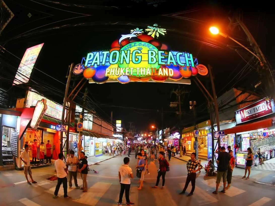 Break Point Hotel Patong Exterior photo