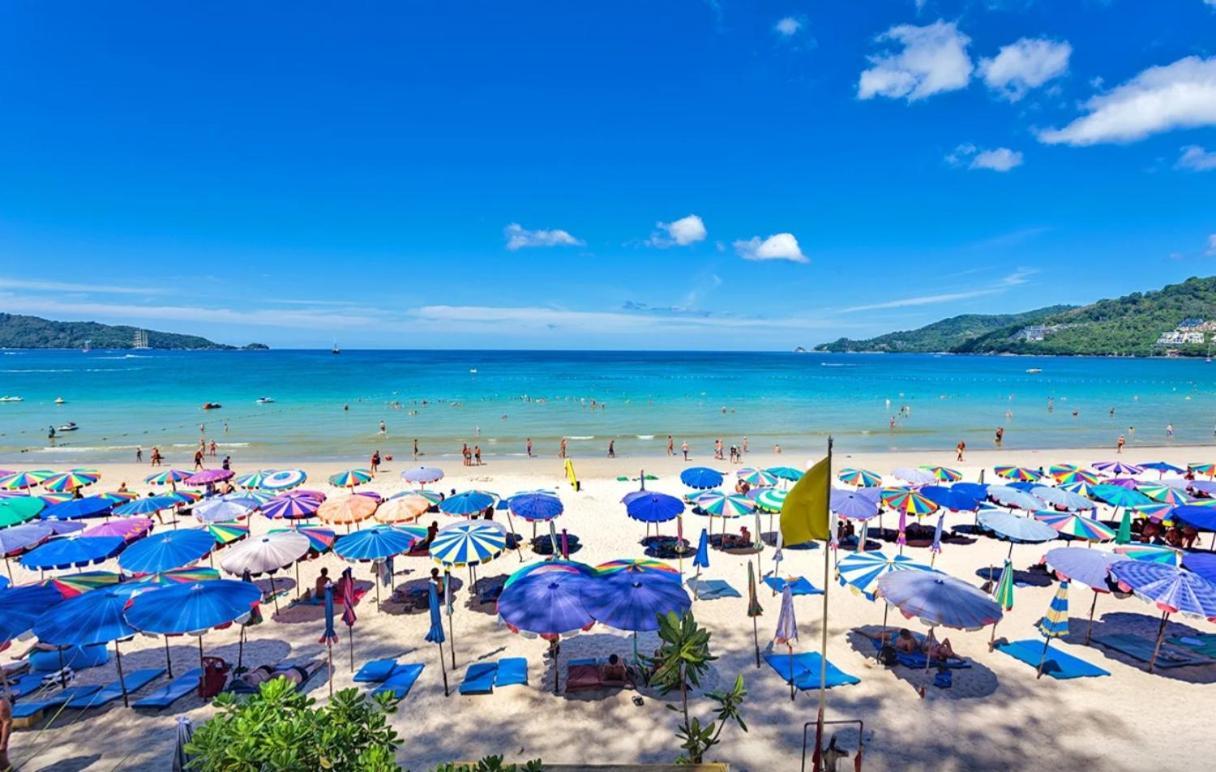 Break Point Hotel Patong Exterior photo